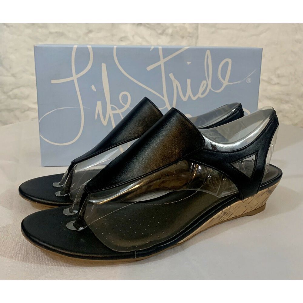 Life Style Yakira, Black Thong Wedge Sandal 9W